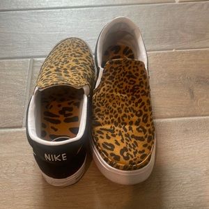 Nike Court Legacy Slip